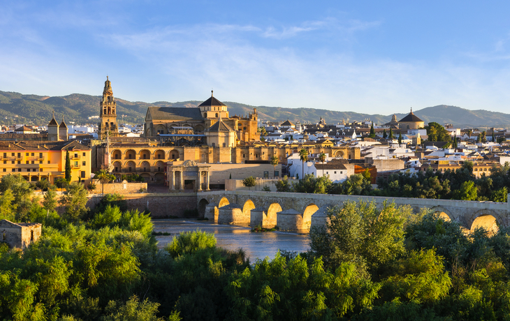 Puente Romano und die Mezquita de Córdoba in Andalusien, Spanien - ©DavidShaun - stock.adobe.com