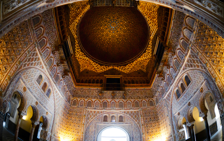 Alcazar in Sevilla - © Alexander Demyanenko - stock.adobe.com