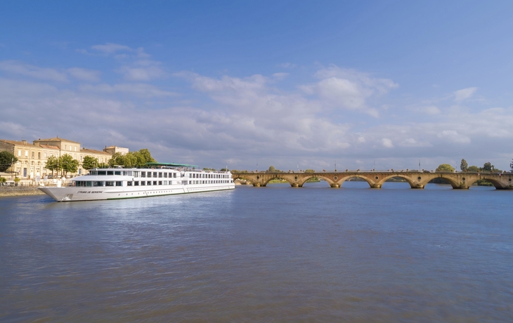 MS Cyrano de Bergerac vor Libourne - © Alexandre Sattler