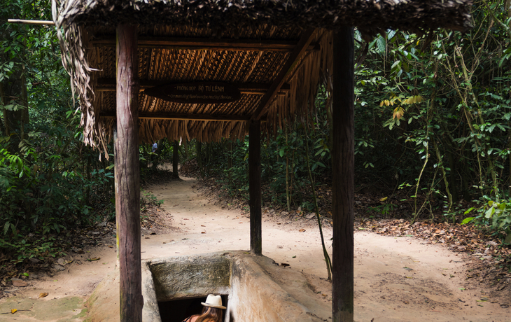 Tunnel von Cu Chi in Vietnam - © daphnusia - stock.adobe.com