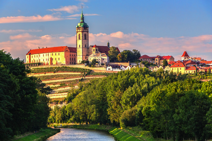 Panorama der historischen Stadt Melnik mit historischer Burg und dem Fluss Moldau - © hypotekyfidler.cz - stock.adobe.com