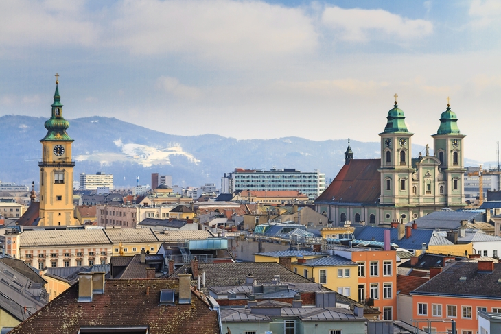 Linz,Blick auf die alte Stadt mit Kirchen,Österreich - © Zechal - Fotolia