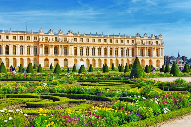 Parkanlage vor der königlichen Residenz in Versailles - © BRIAN_KINNEY - stock.adobe.com