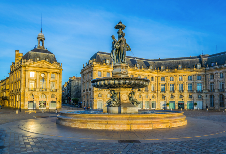 Blick auf den Place de la Bourse in Bordeaux, Frankreich - ©dudlajzov - stock.adobe.com