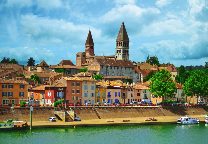 Tournus in der französischen Region Burgund - © natalia_maroz - Fotolia