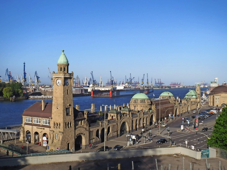 Landungsbrücken in Hamburg, Deutschland