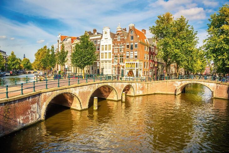 Amsterdam cityscape - © sborisov - Fotolia