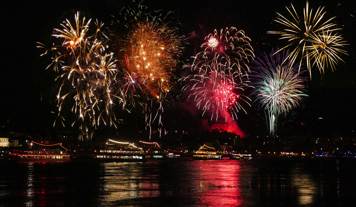 Rhein in Flammen bei Rüdesheim - ©Comofoto - stock.adobe.com